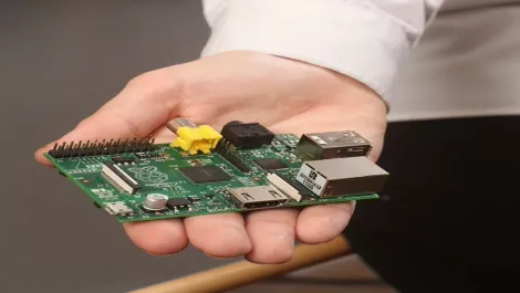 Tiny 'Raspberry Pi' seeds new dev generation