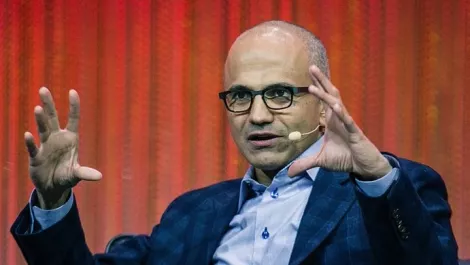 Microsoft employees give new CEO a '12th man' welcome