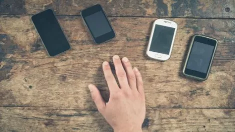 Android reclaims top spot in Australian smartphone market