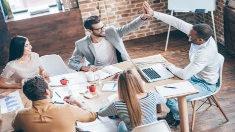 Survey: 70% of Australians would rather get praise over pay