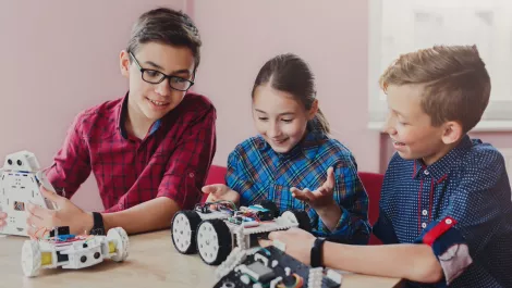 Ministry of Education says curriculum won't widen digital divide