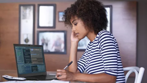 Thinkpad p15v lifestyle image sw dev scaled