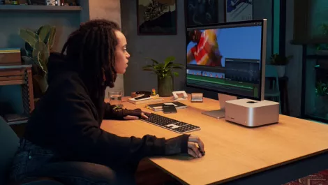 Apple mac studio studio display lifestyle 01 220308 big