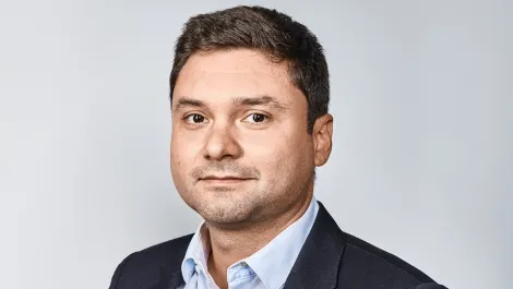 Felipe henao brand  senior product manager   colour1