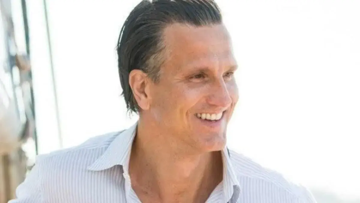 Hein hellemon headshot(2)
