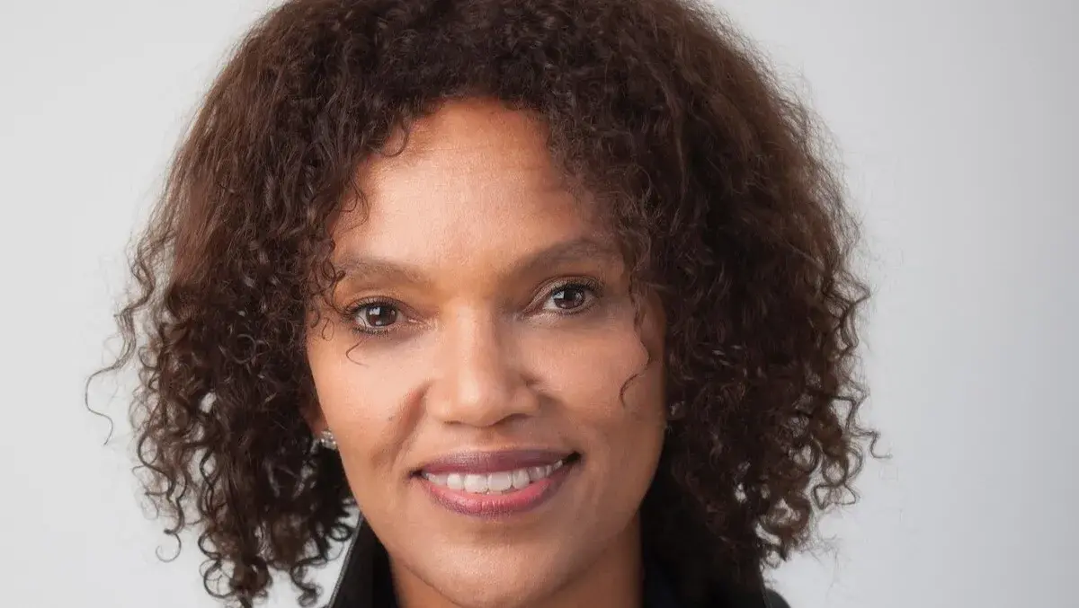 Hoptroff board director elaine bucknor(2)