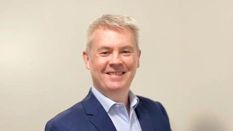 Jamie moles headshot