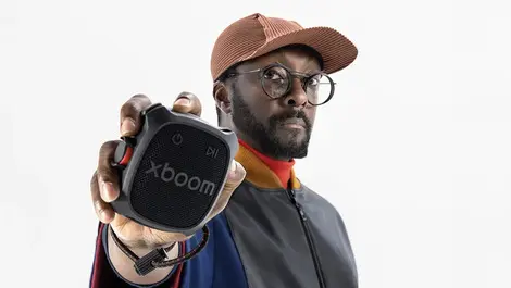 Xboom rock black will.i.am holding